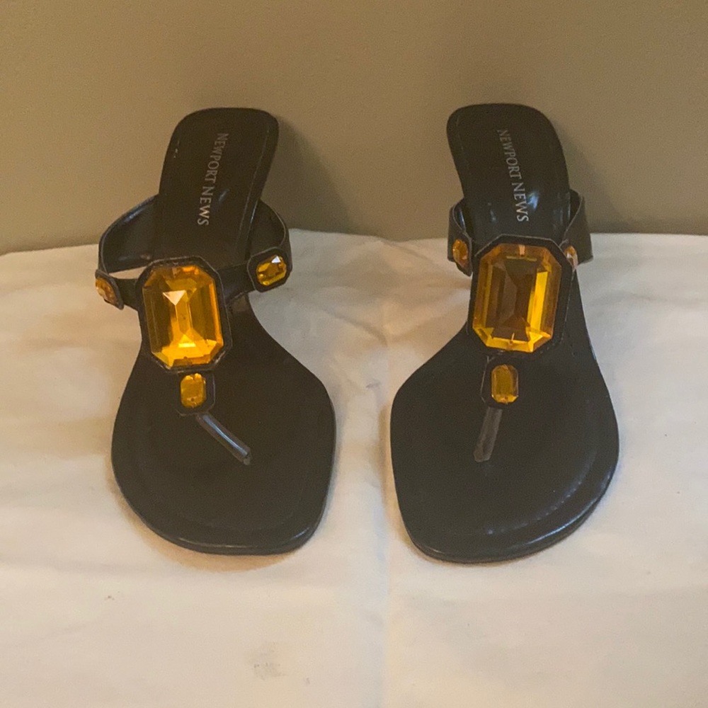 Very cute, black sandal heels